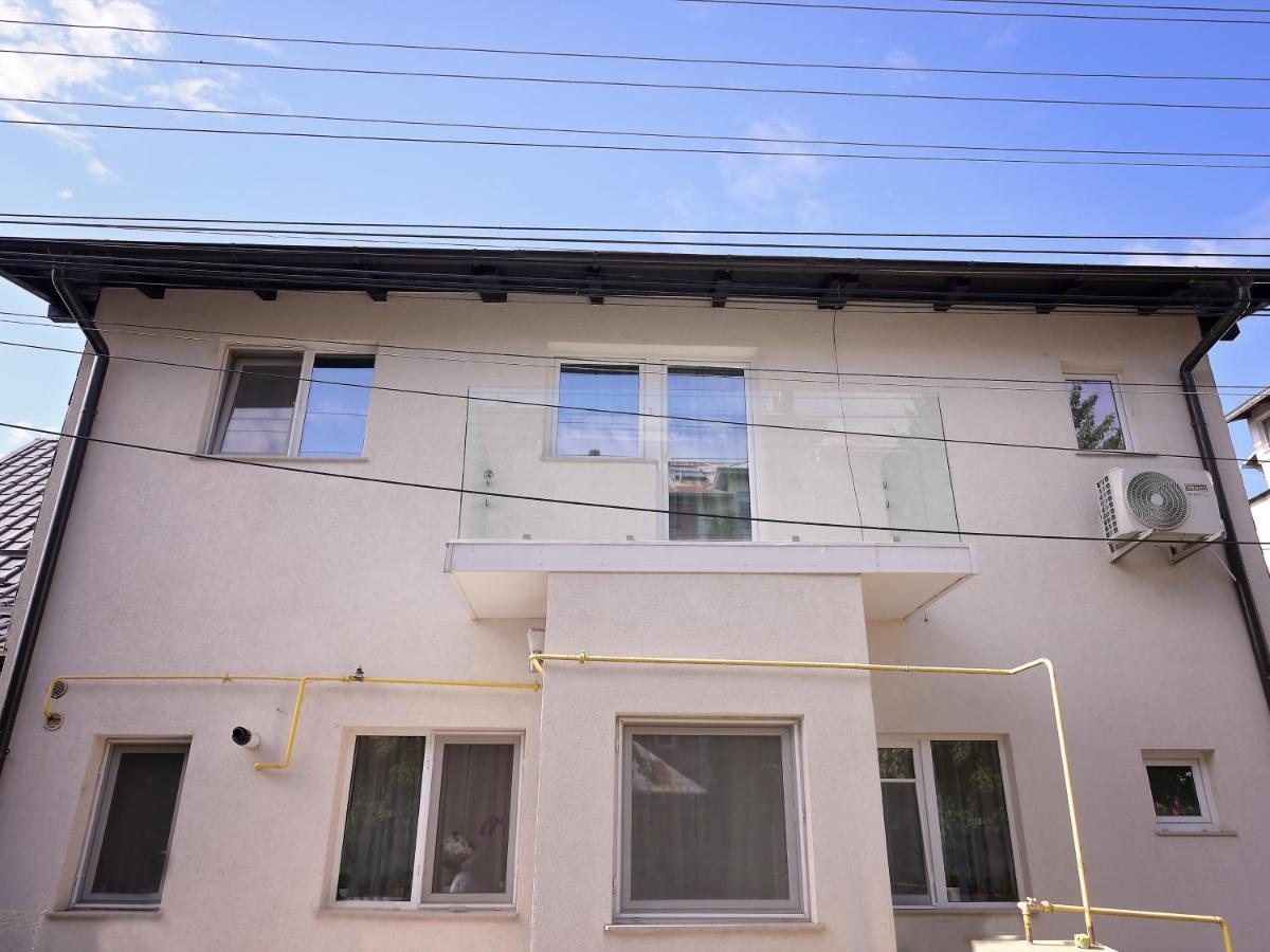 Villa Ase Premium House à Suceava Extérieur photo